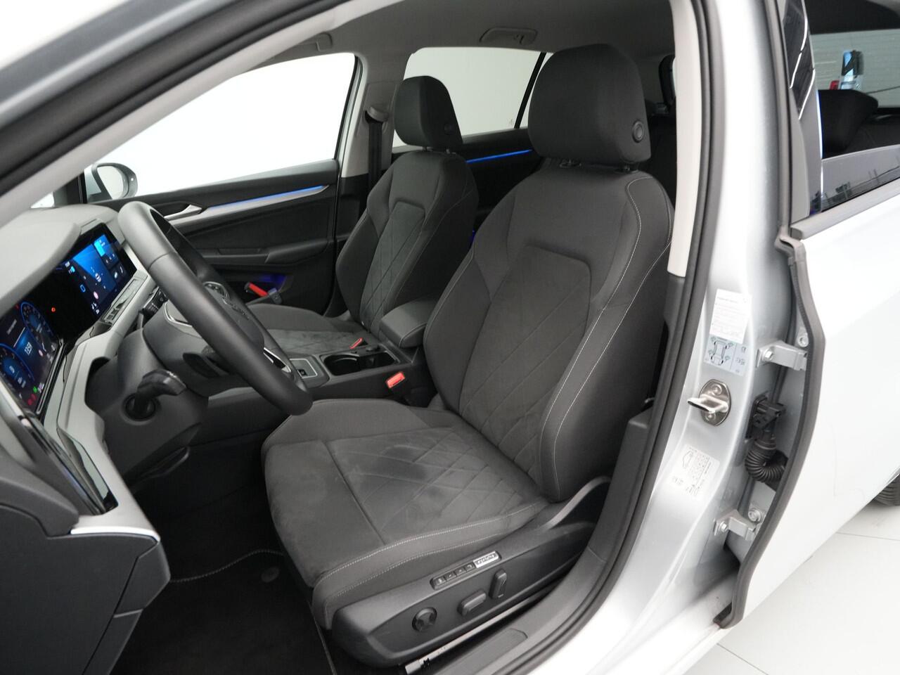 Volkswagen GOLF 1.0 eTSI 110pk DSG Life Business Navigatie Stoel/Stuurverwarming Massage Acc Pdc 65