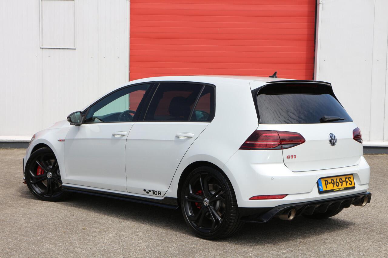 Volkswagen GOLF 2.0 TSI GTI TCR | Akrapovic | Pano | Discover Pro