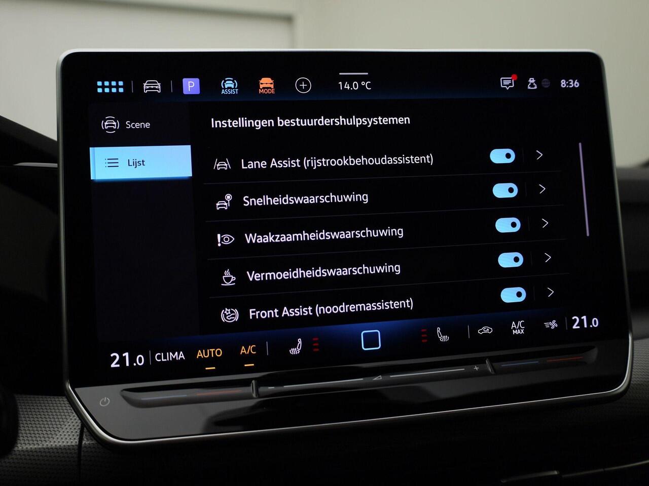 Volkswagen GOLF 1.5eTSI/150PK Style 50 Edition DSG · Panoramadak · Apple/Android Car Play · Massagefunctie · Camera · Garantie t/m 28-10-2026