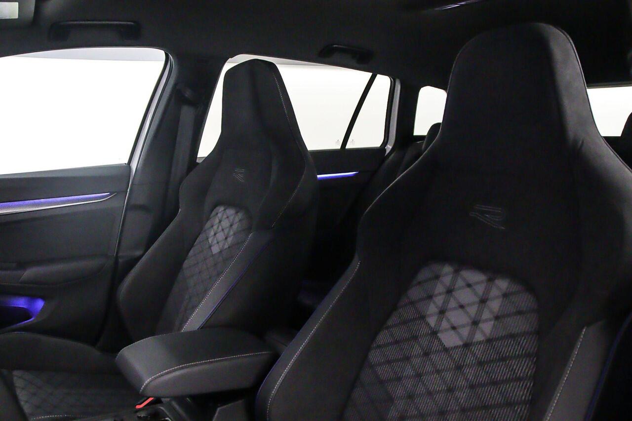 Volkswagen GOLF Variant Life Edition 1.5 eTSI 115pk DSG Automaat Adaptive cruise control, Navigatie, 360 camera, Achteruitrijcamera, Stuurwiel verwarmd, Elektrische achterklep, LED matrix koplampen