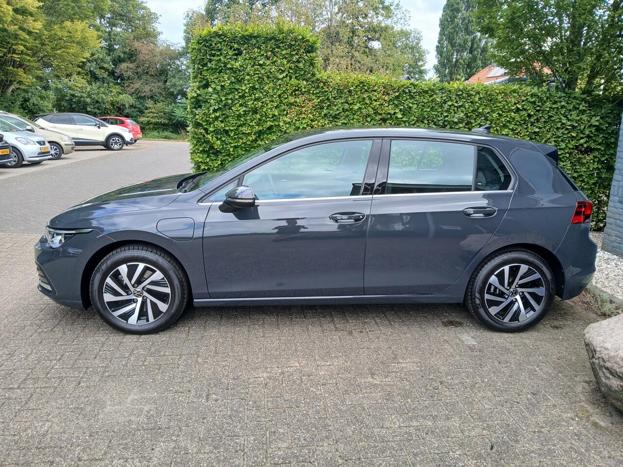 Volkswagen GOLF 1.4 eHybrid Style PHEV / camera / DSG / massage stoel /