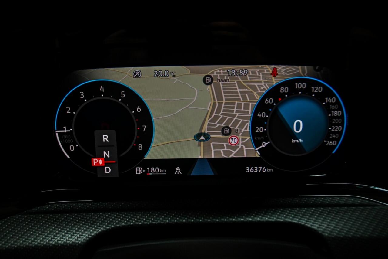 Volkswagen GOLF 1.5 eTSI R-Line ACC|HarmanKardon|Matrix|Pano