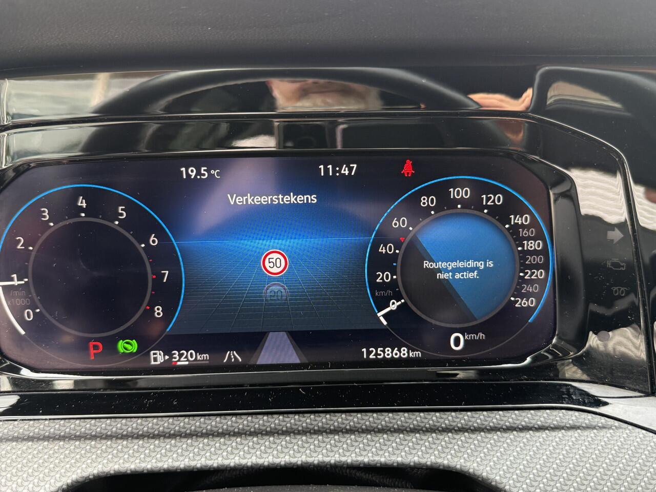 Volkswagen GOLF 1.5 eTSI 150pk R-Line | LED | Adapt. Cruise | Apple Carplay | Sportstoelen | PDC V+A | Virtual Cockpit