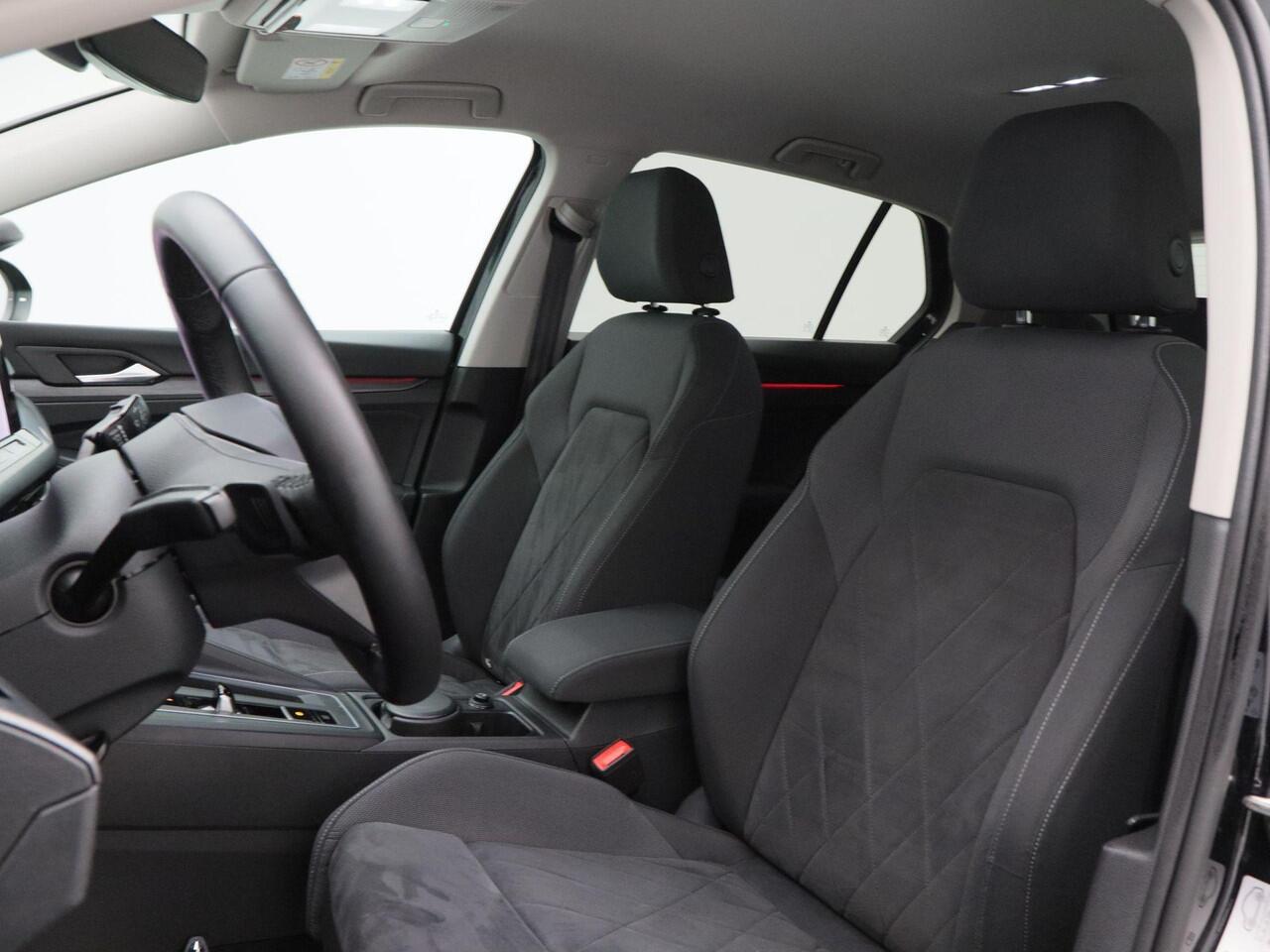 Volkswagen GOLF 1.4 204 Pk Automaat eHybrid Style | Adaptive Cruise | Climate Control | Stoelverwarming | Navigatie | Parkeersensoren | Carplay | 17 inch | 87.913 Km!!