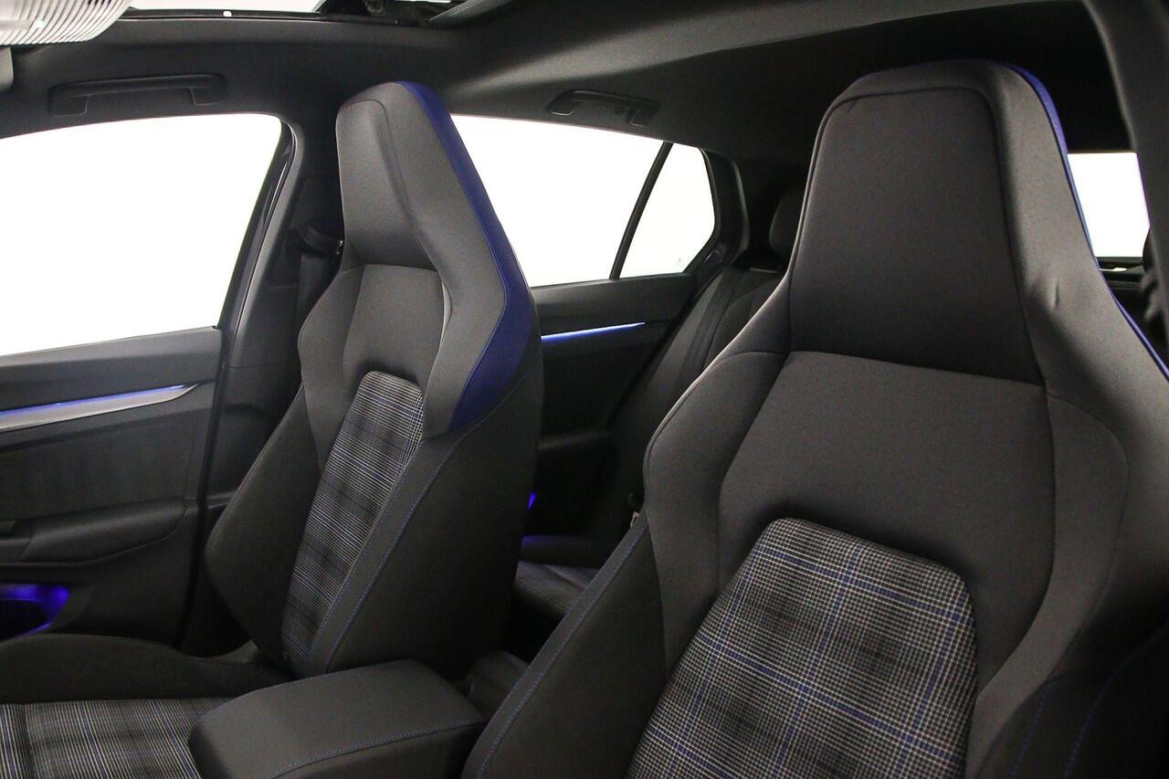 Volkswagen GOLF GTE 1.5 TSI eHybrid 272pk DSG Automaat Panoramadak, Black Style, Head up display, Adaptive cruise control, LED matrix koplampen, Achteruitrijcamera
