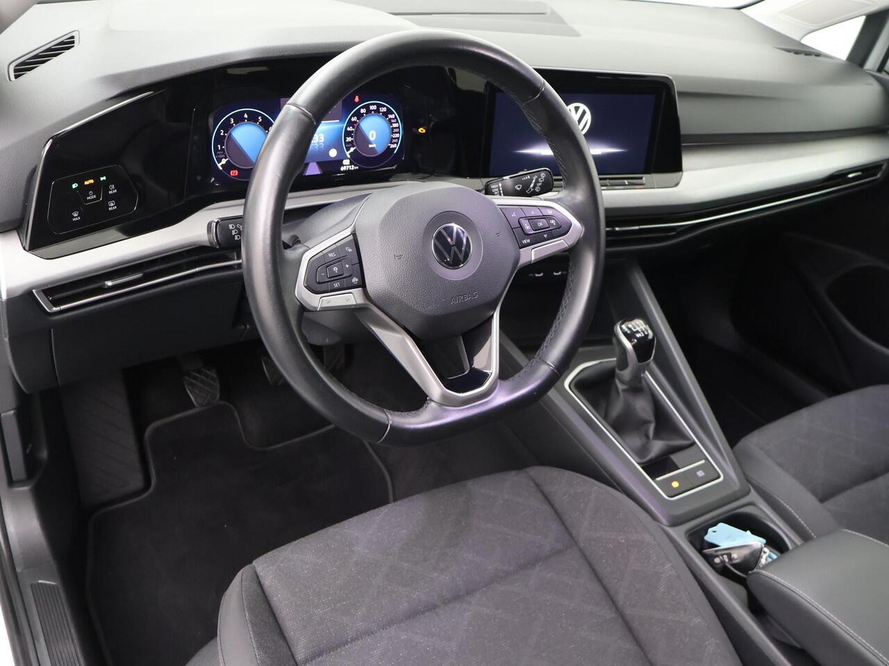 Volkswagen GOLF 1.0 TSI Life | 110 PK | Multifunctioneel stuurwiel | Cruisecontrol | Stoelverwarming | Achteruitrijcamera |