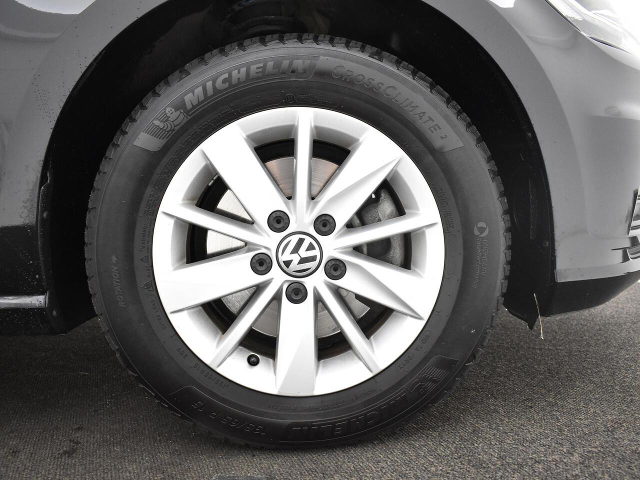 Volkswagen GOLF Variant 1.5 TSI 150pk DSG Highline · Apple/Android Car Play · P-Sensoren · Trekhaak · Stoelverwarming · Getint Glas · 15'' Inch ·