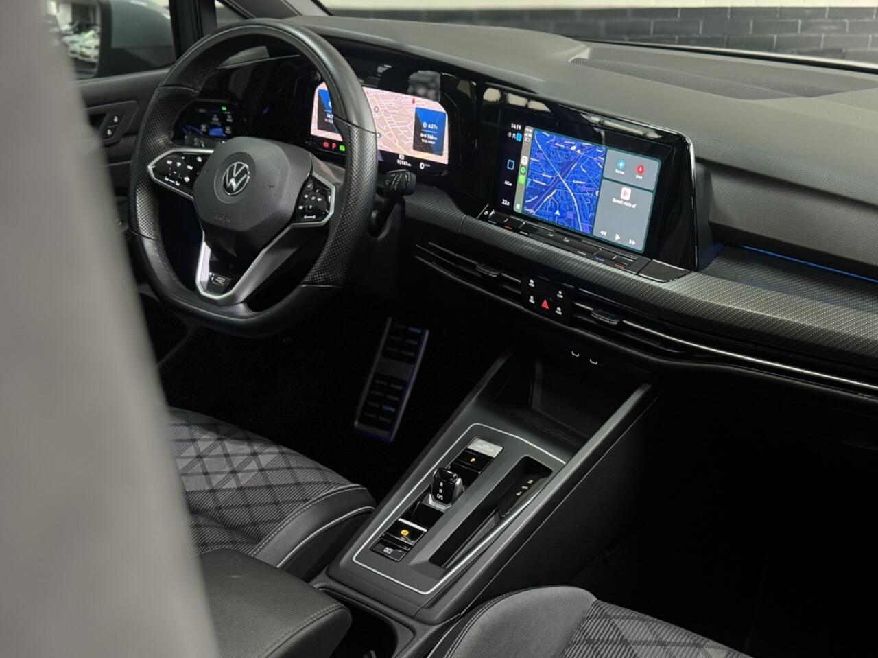 Volkswagen GOLF 1.5 eTSI R-Line Aut. Pano Camera Carplay