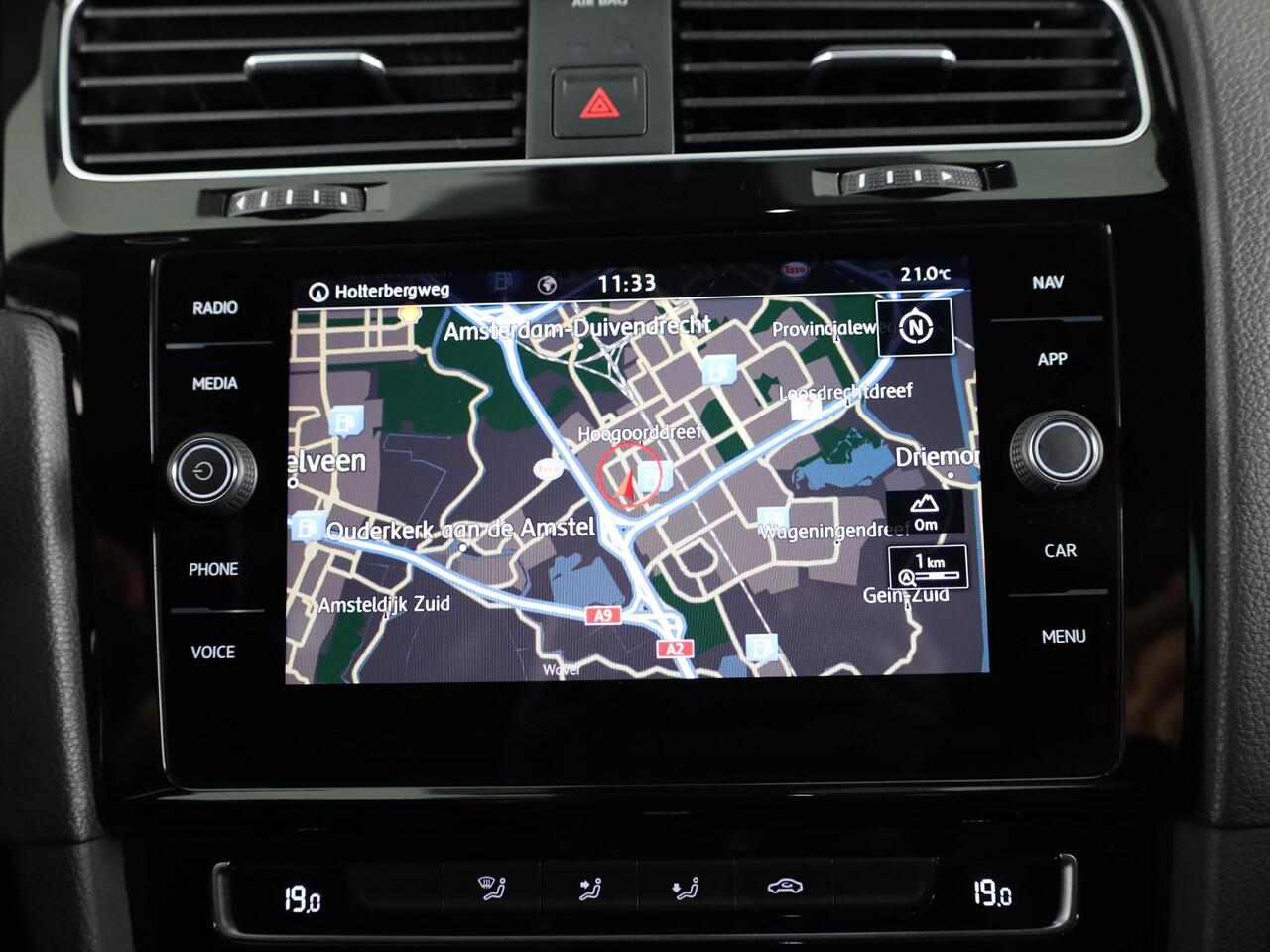 Volkswagen GOLF Variant 1.5 TSI Highline Business R 150 pk Automaat | Navigatie | Parkeersensoren | Achteruitrijcamera | Adaptieve cruise control | R-Line |