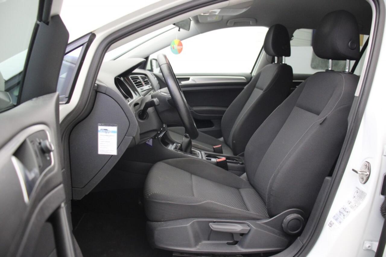 Volkswagen GOLF Variant 1.0 TSI SportLine- Navi, Carplay, Parkeersensoren