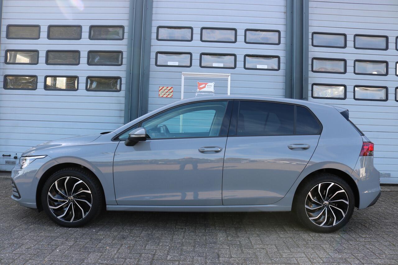 Volkswagen GOLF 1.5 TSI Life Business Xenon Virtuel cockpit Sportzetels Camera Led Bj:2020