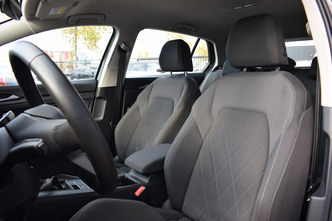 Volkswagen GOLF 1.5 TSI Highline Style | Apple CarPlay | Sportstoelen | Stoelverw. | ACC