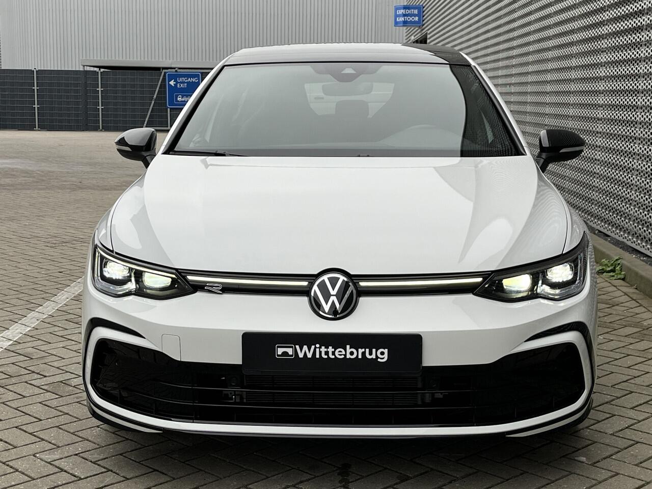 Volkswagen GOLF 1.5 eTS 131PK I R-Line Business+ / Panoramadak / R-Line Interieur + Exterieur / LED Matrix / Achteruitrijcamera / Stuur + Stoelverwarming