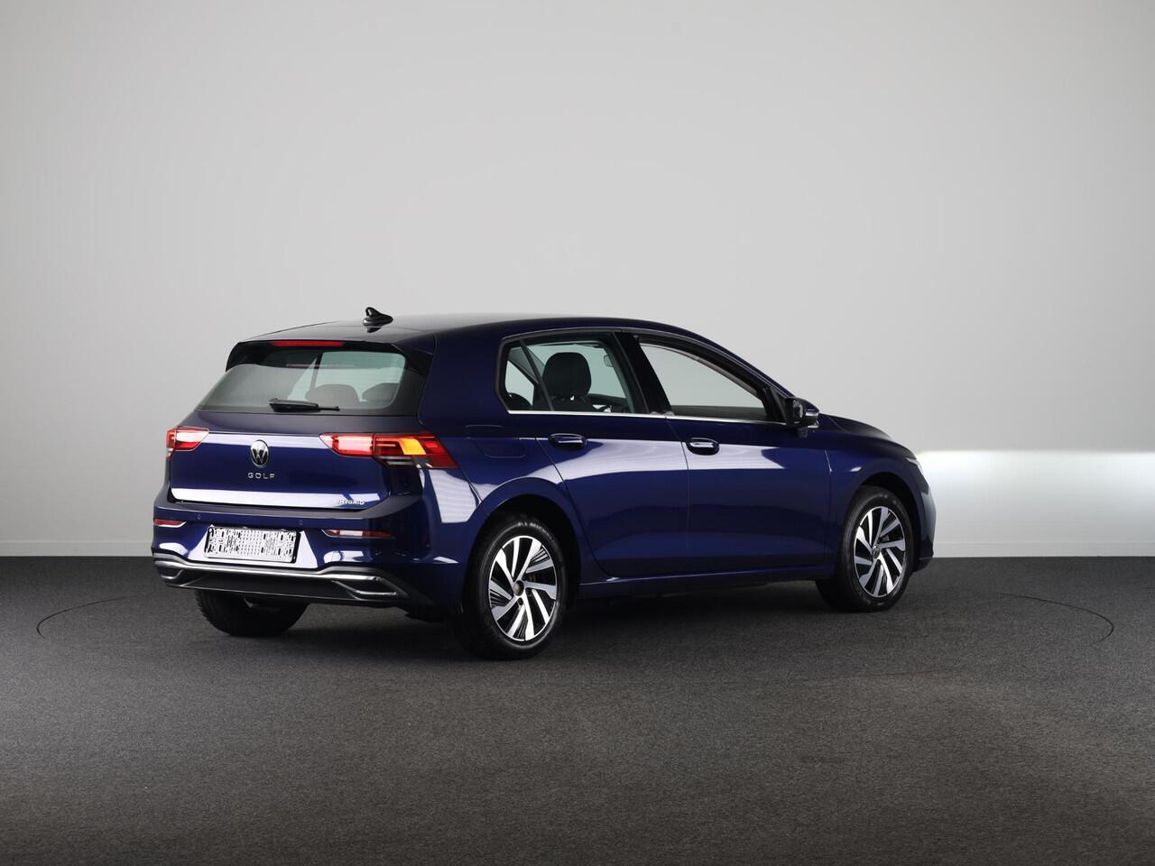 Volkswagen GOLF 1.4 eHybrid Style 204 PK PHEV | Navigatie | Keyless entry | Ergo-Active bestuurdersstoel elektrisch verstelbaar, incl. geheugen-en massagefunctie | Stoelverwarming |