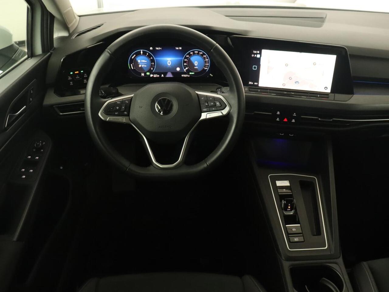 Volkswagen GOLF 1.4 eHybrid Style | Camera | Massage | Carplay | Memory | Sfeerverlichting | Adaptive cruise | Keyless | Navigatie | Full LED | Digital Cockpit