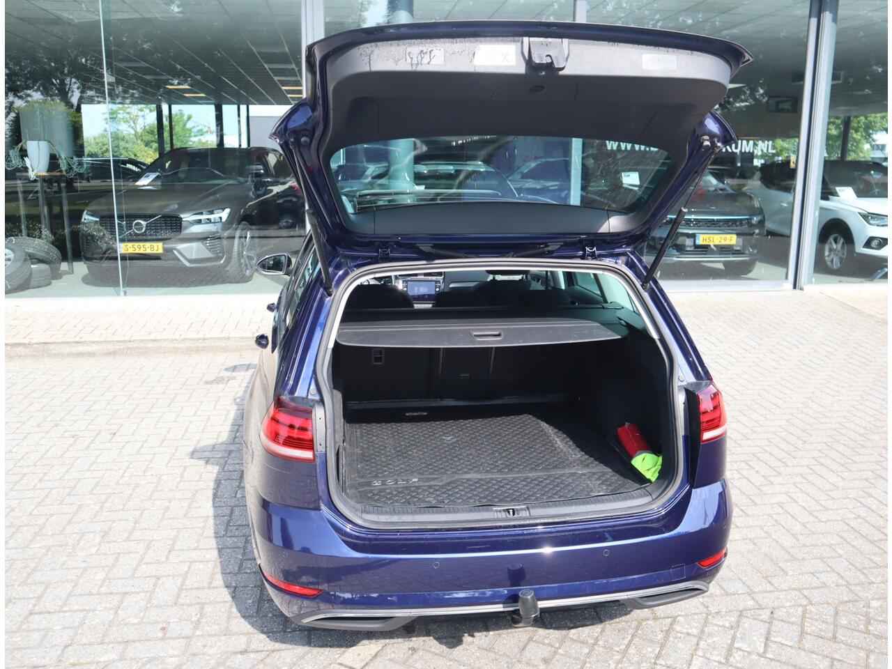 Volkswagen GOLF Variant 1.5 TSI Comfortline Business / Panoramadak