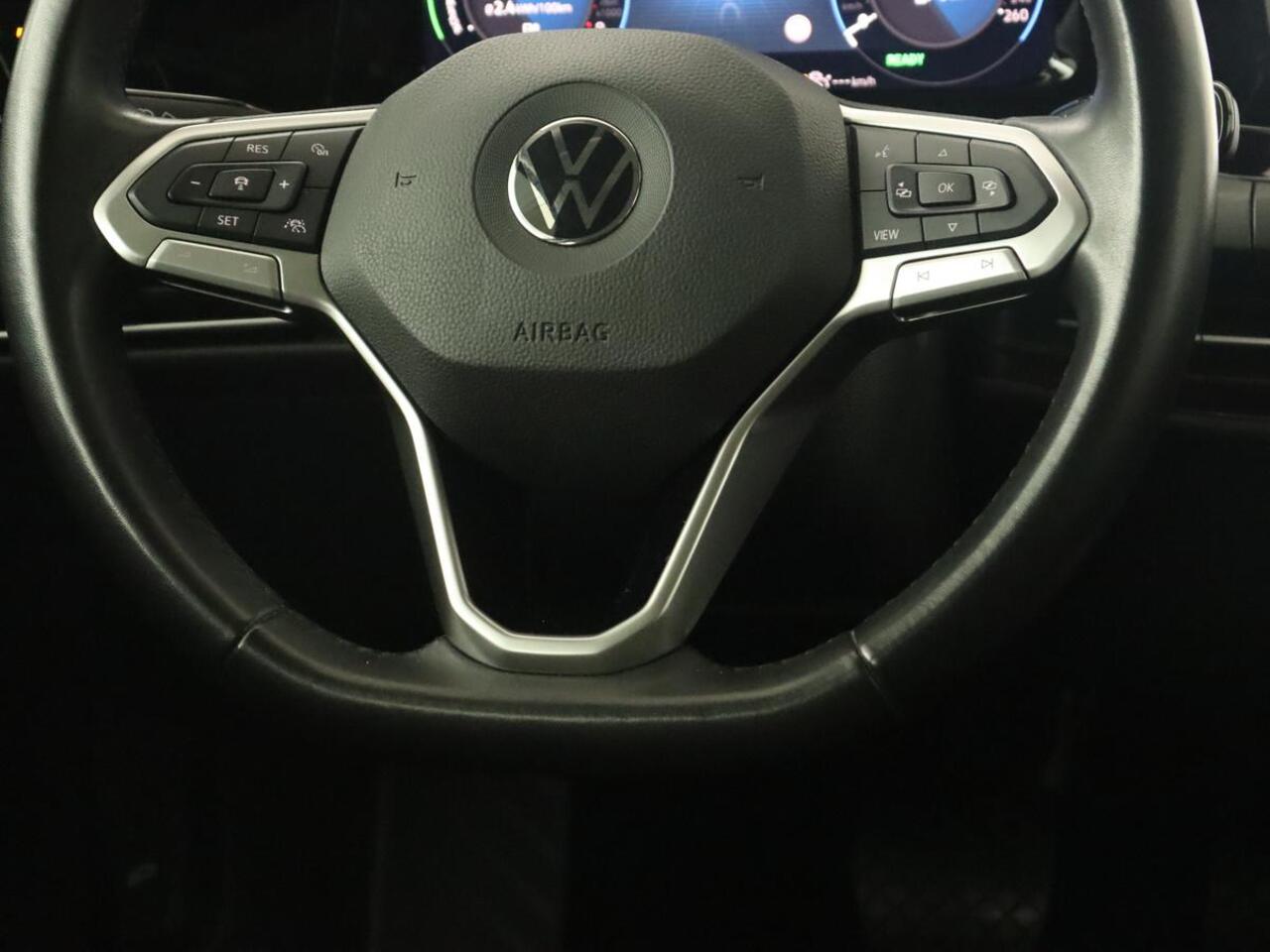 Volkswagen GOLF 1.4 eHybrid Style | Massage | Carplay | Memory | Navigatie | Adaptive cruise | Parkeerhulp | Sfeerverlichting | Full LED | PHEV | Plug In