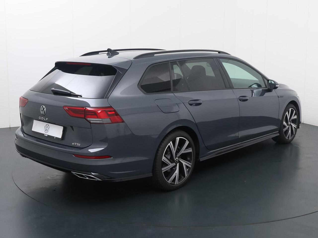 Volkswagen GOLF Variant 1.5 eTSI 130pk DSG R-Line | Navigatie | Achteruitrijcamera | Stoel- & stuurwielverwarming | Keyless |