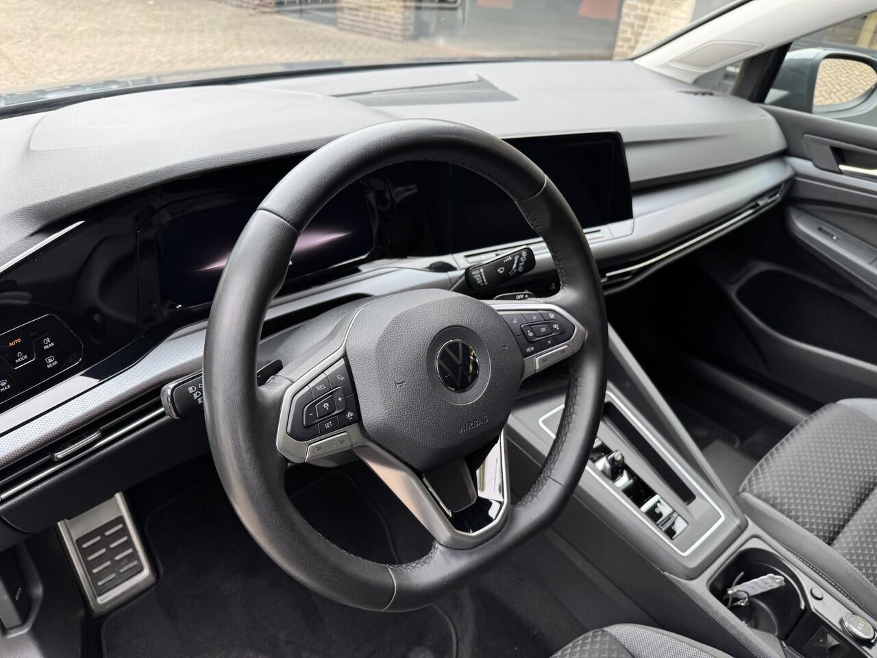 Volkswagen GOLF 1.5 eTSI R-Line Climate Control Navi Carplay