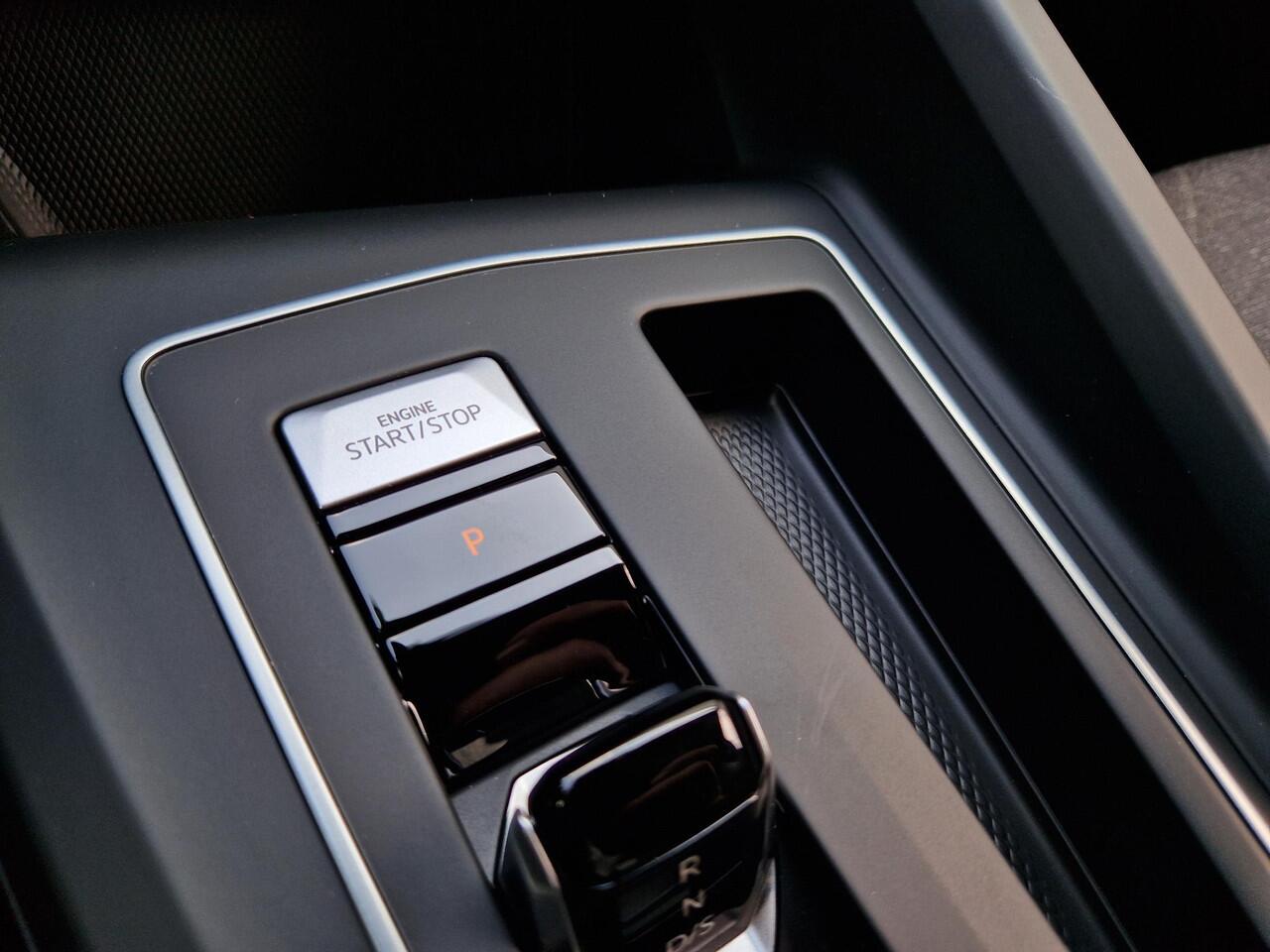 Volkswagen GOLF Variant 1.5 eTSI Life Business | Camera | Stoel/Stuurverwarming | ACC | LED | PDC | DAB | 18 inch