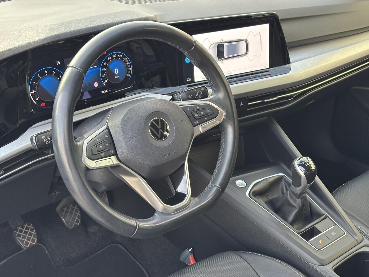 Volkswagen GOLF Variant 1.0 TSI Life / NL-Auto / Navi / Applecarplay/AndroidAuto / 19 inch Velgen / Lederen Bekleding /