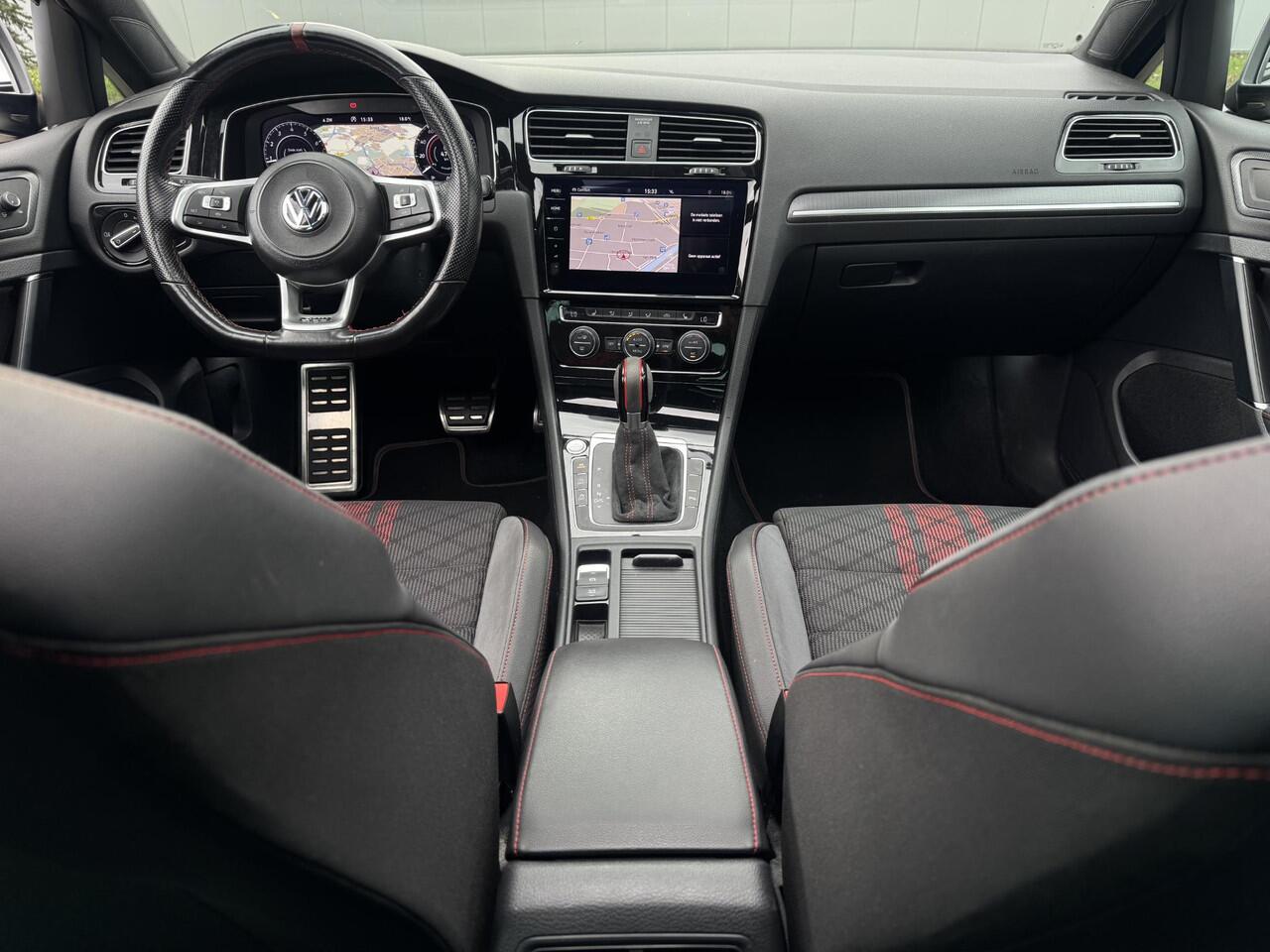 Volkswagen GOLF 2.0 TSI GTI TCR |PANO VIRTUAL CAM CARPLAY