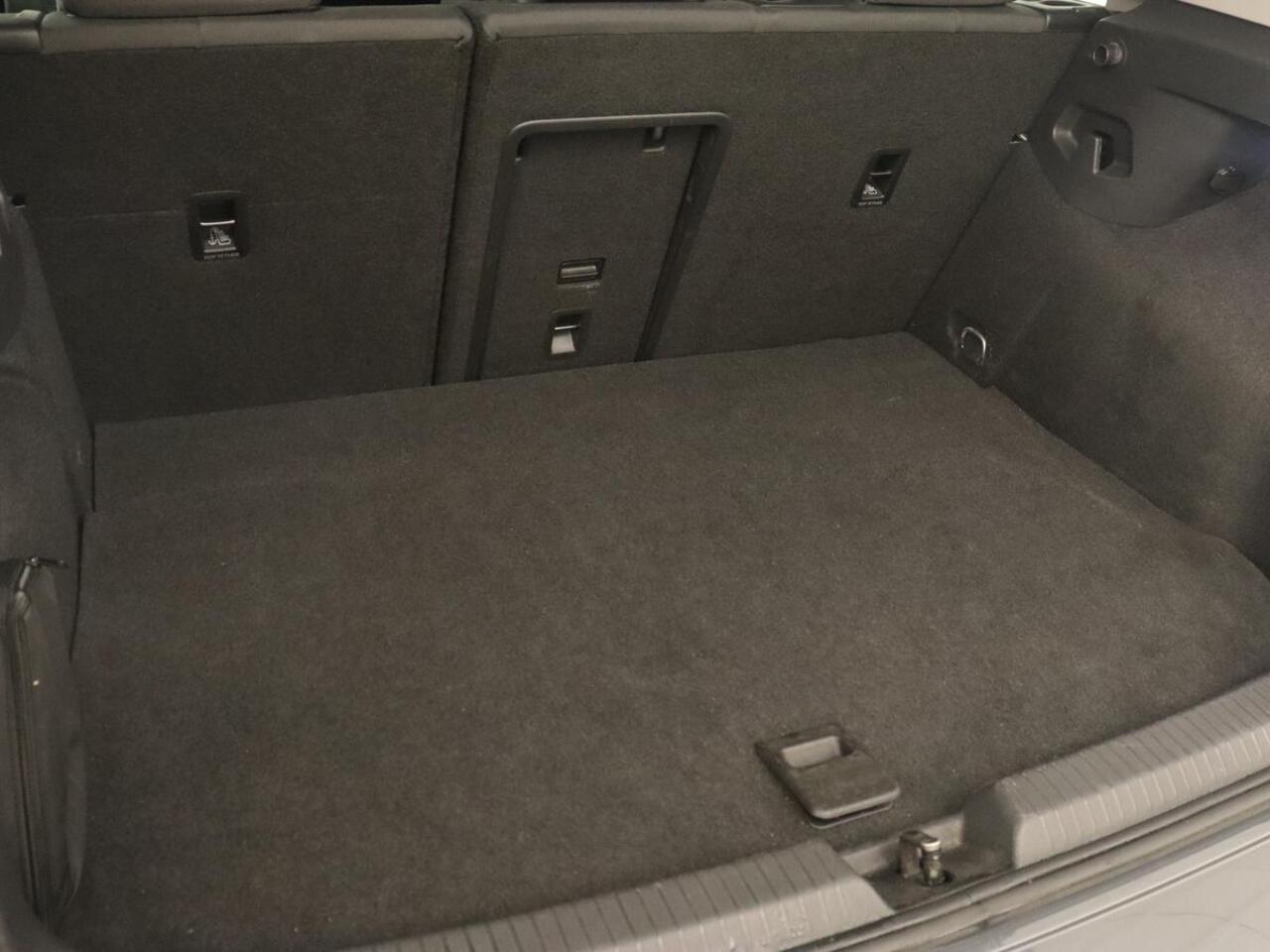 Volkswagen GOLF 1.4 eHybrid Style | Massage | Carplay | Memory | Navigatie | Adaptive cruise | Parkeerhulp | Sfeerverlichting | Full LED | PHEV | Plug In