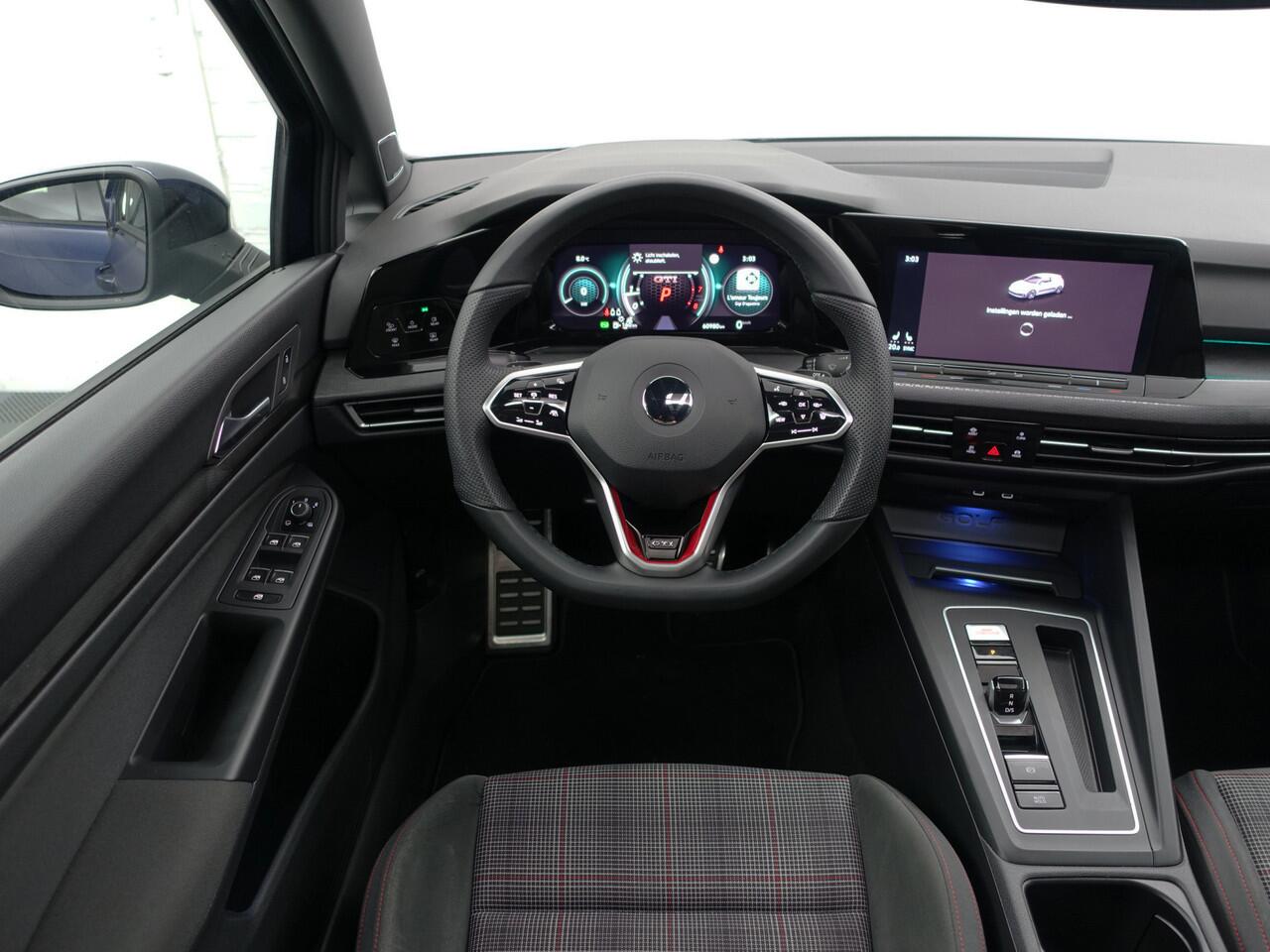 Volkswagen GOLF 2.0 TSI GTI Aut- Panoramadak, Harman Kardon, Sfeerverlichting, Stuur/Stoelverwarming, Park Pilot