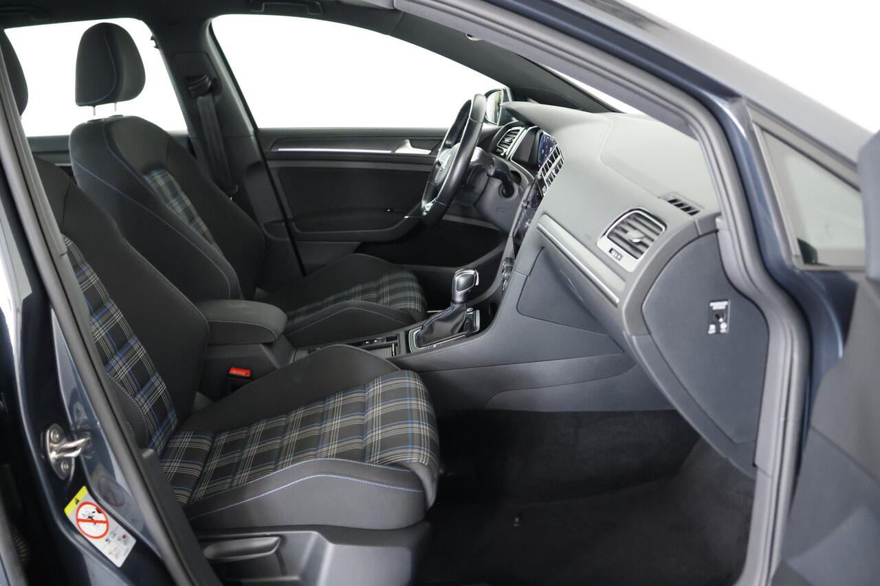 Volkswagen GOLF 1.4 eHybrid GTE / LED / ACC / CarPlay / Standkachel / Navi