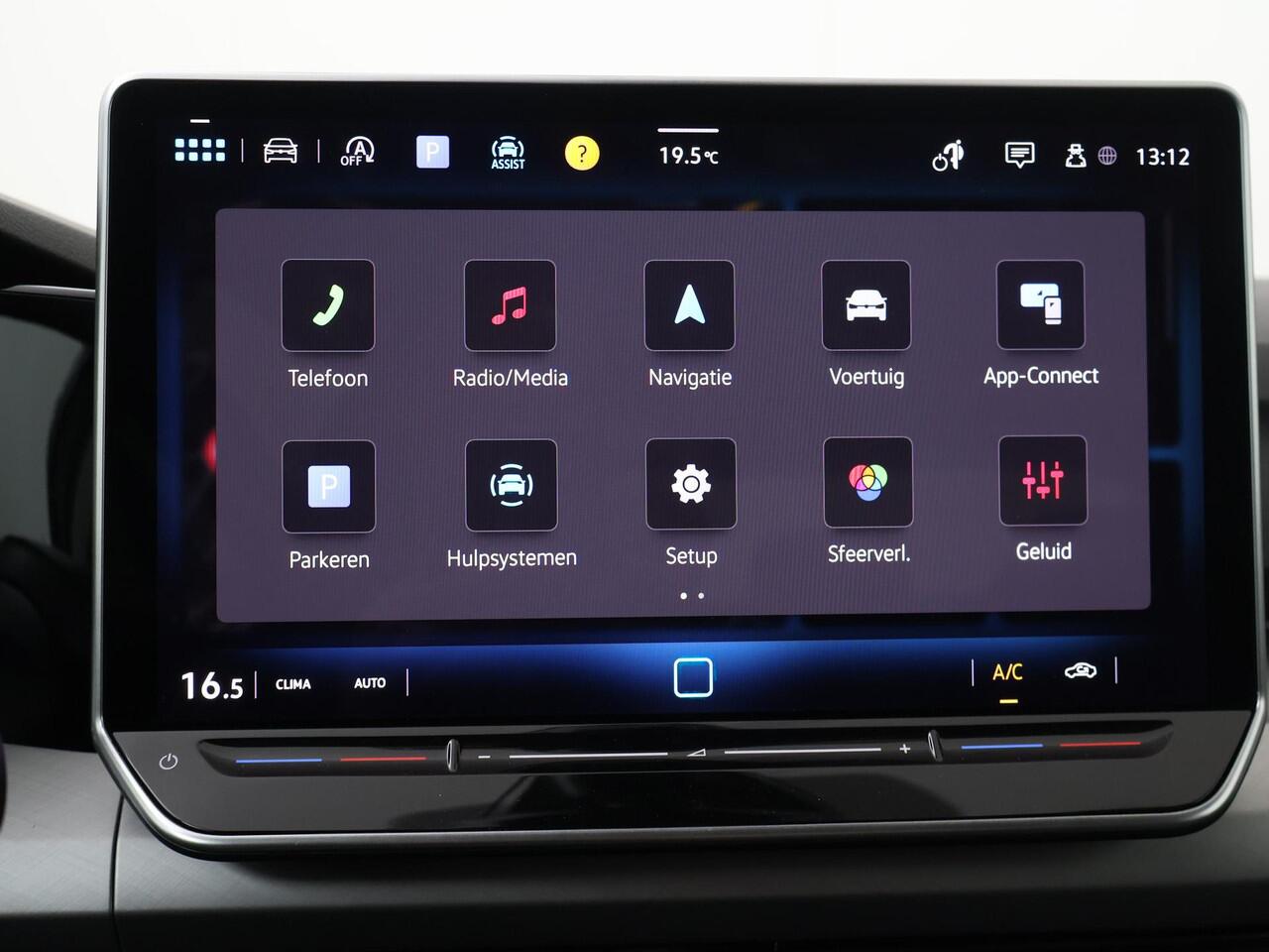 Volkswagen GOLF 8 1.5 eTSI 85kW/116pk DSG Life Edition | Navigatiesysteem | LED verlichting | Achteruitrijcamera | Parkeersensoren voor & achter |