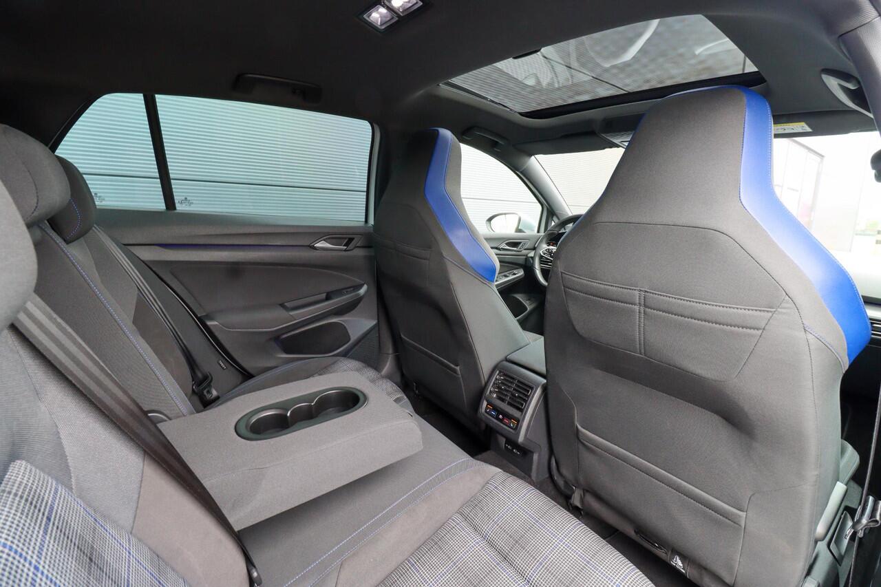 Volkswagen GOLF 1.4 eHybrid GTE | Panoramadak | Trekhaak | Adaptieve cruise | HUD | Rijklaarprijs - incl.garantie