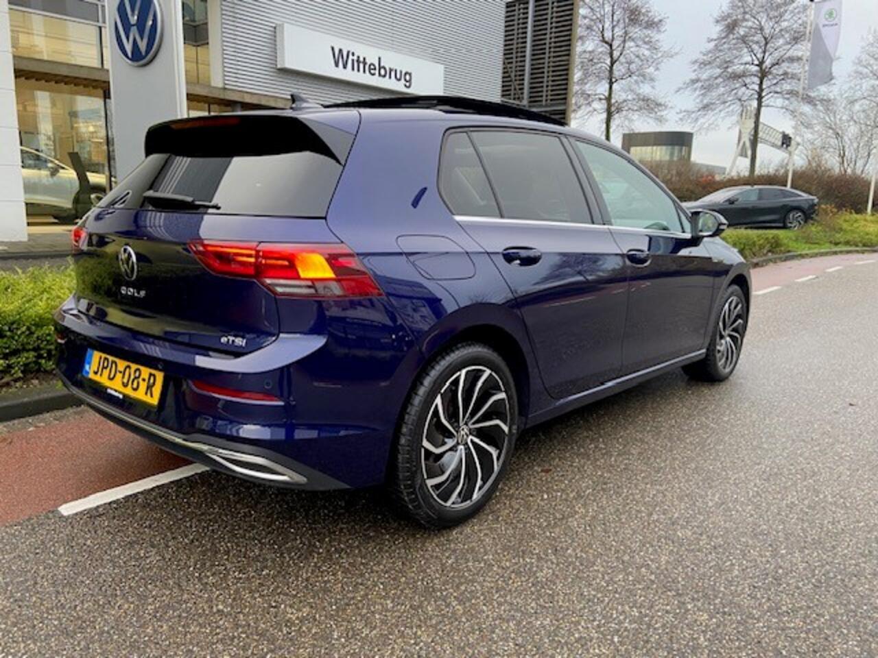 Volkswagen GOLF 1.5 eTSI 150pk DSG Style / Panoramadak / 17" LMV / Elek. Stoelverstelling met Memory Bestuurder / Navi Pro / Camera / Keyless / Alarm / Stuur en Stoelverwarming