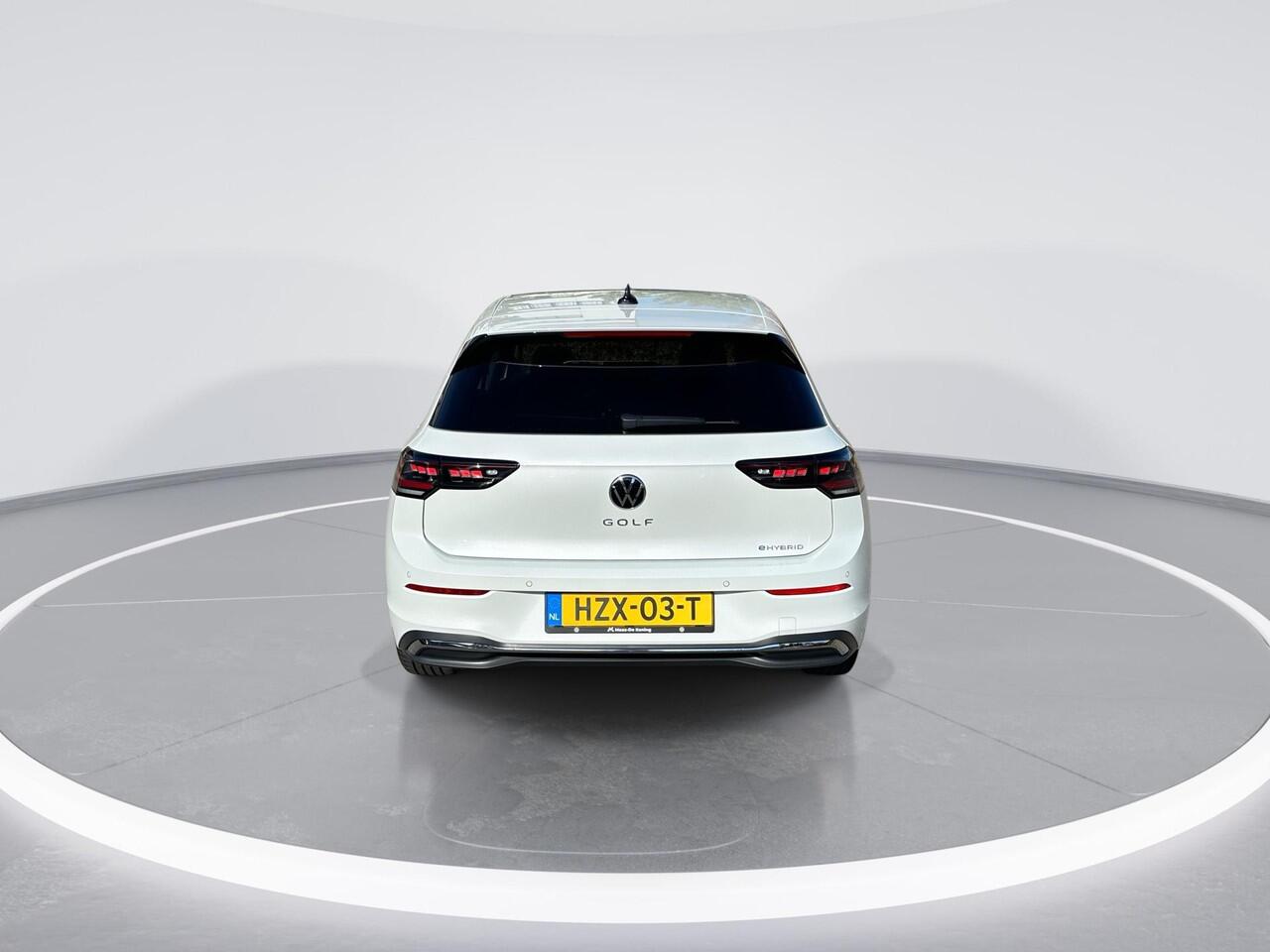 Volkswagen GOLF Style Edition 1.5 eHybrid 204 pk 6 versn. DSG · Multimedia Pakket · Panoramisch schuif-, kanteldak, elektrisch bedienbaar · Trekhaak, elektrisch inklapbaar ·