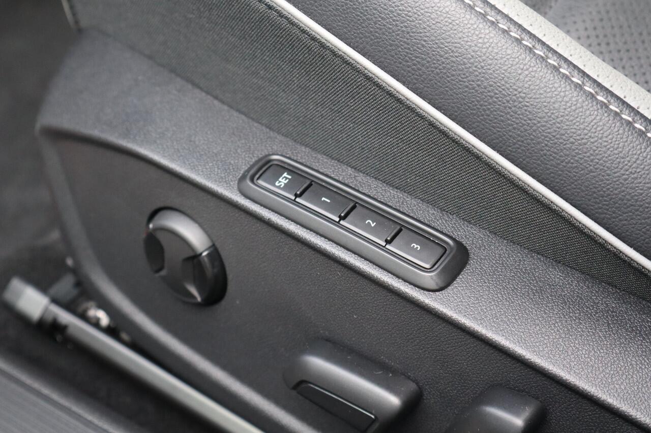 Volkswagen GOLF 1.4 eHybrid GTE NL-Auto!! Schuifdak I Leder I Apple