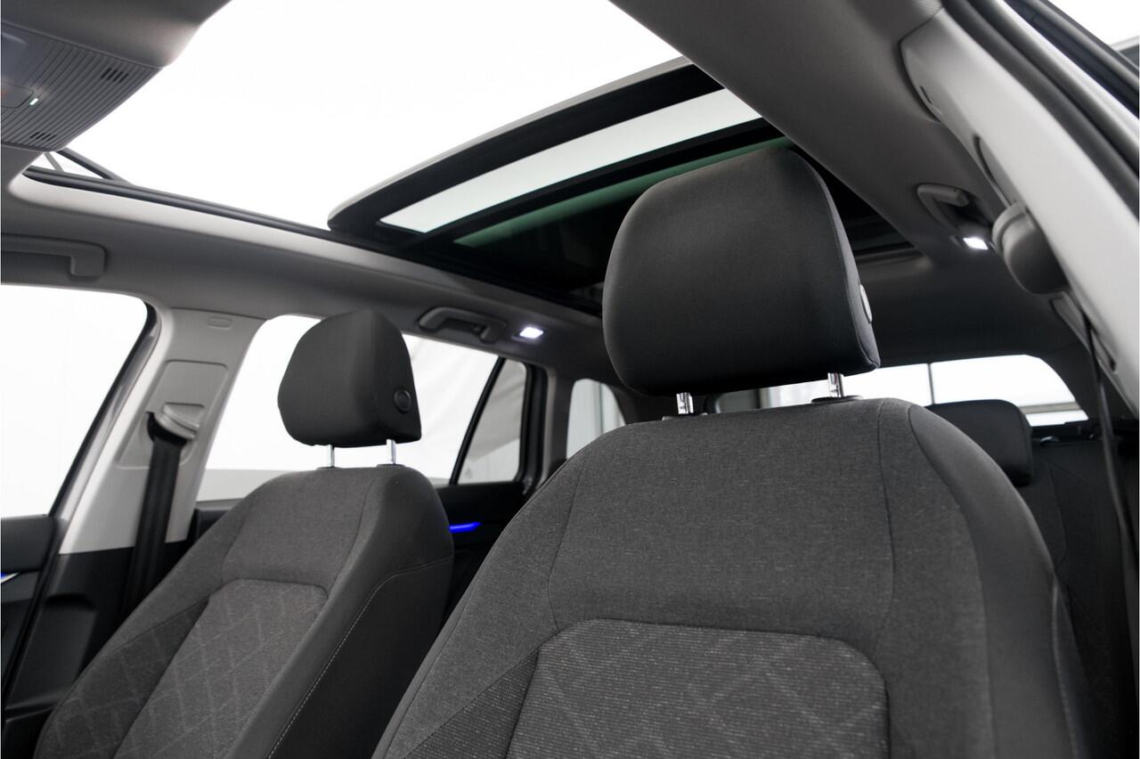 Volkswagen GOLF Variant 1.0 eTSI Qdrive Panoramadak 18inch