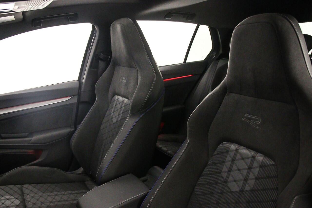 Volkswagen GOLF R-Line Edition 1.5 eTSI 150pk DSG Automaat Harman Kardon audio, Panoramadak, LED matrix koplampen, Adaptive cruise control, Achteruitrijcamera, Navigatie