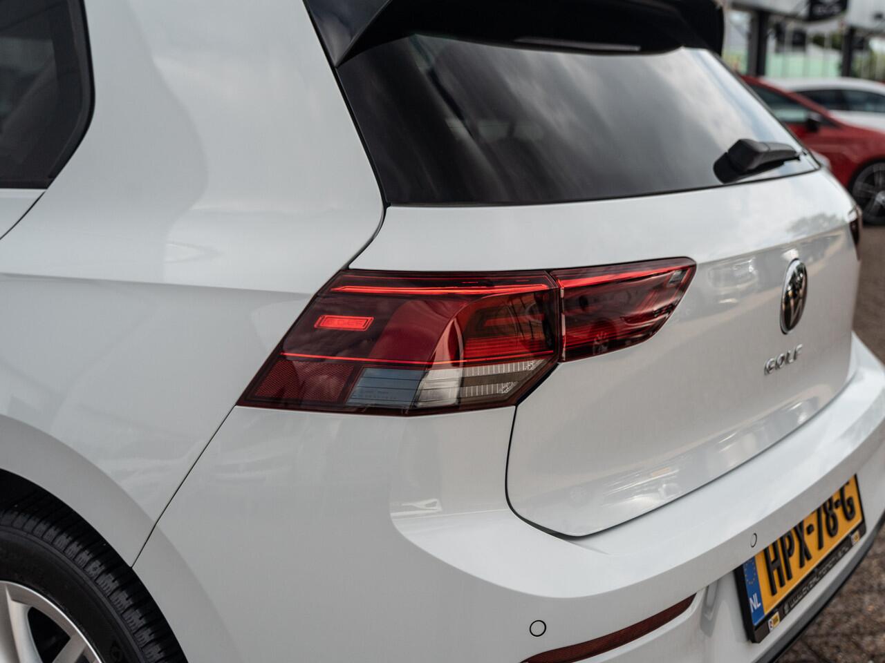 Volkswagen GOLF 8 1.5 TSI 130PK Life | Ambient | Carplay | Lounge |