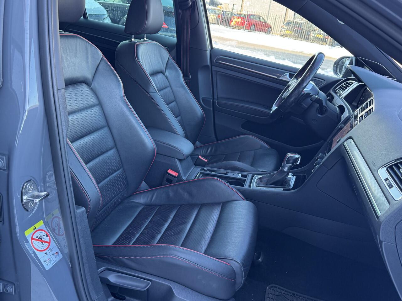 Volkswagen GOLF 7,5 GTI TCR 2.0 TSI 290pk DSG / Aut. Akrapovic Dynaudio DCC Leder Pano 93dkm!!