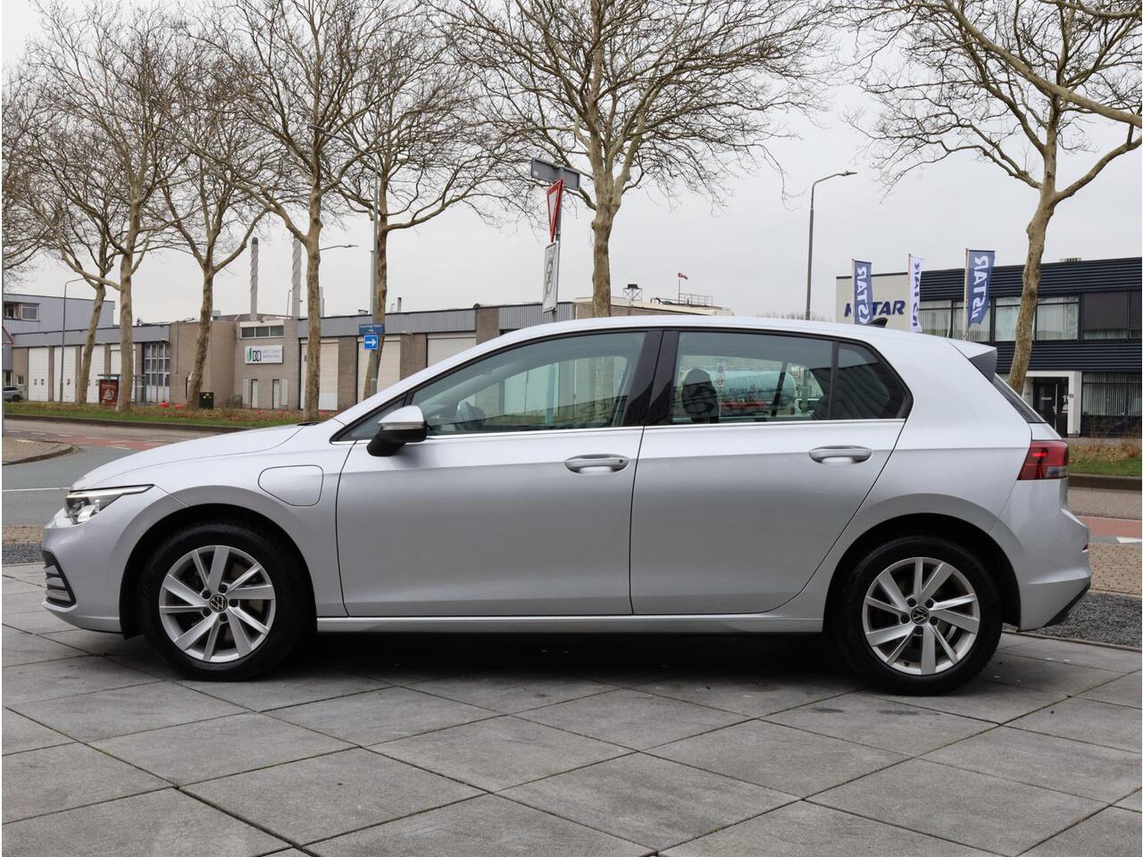 Volkswagen GOLF 1.4 eHybrid PHEV 204PK | Adaptive Cruise | Carplay/Android | Memory | Stoel&Stuurverwarming | Trekhaak Elektrisch |