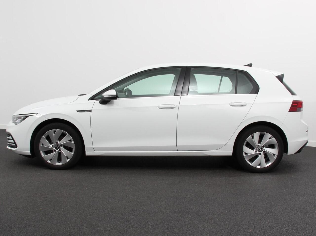 Volkswagen GOLF 1.5 TSI 150pk Style | Navigatie | Climate Control | DAB | Digitale Cockpit | Keyless Start | Lichtmetalen velgen 17" | Parkeer Sensoren | Stoelverwarming