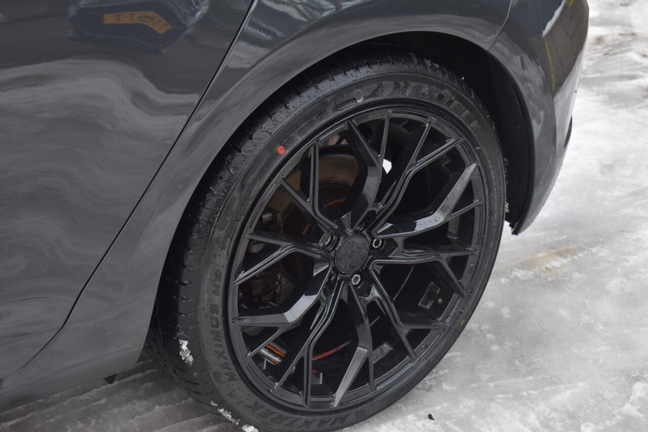 Volkswagen GOLF 1.5 TSI Highline Pack | 18'' LMV | Stoelverwarming | Climate | 12 mnd BOVAG garantie | Whatsapp 06-5318899