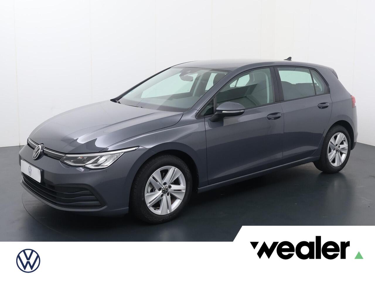 Volkswagen GOLF 1.0 TSI Life | 110 PK | Achteruitrijcamera | Navigatiesysteem | Adaptive cruise control |