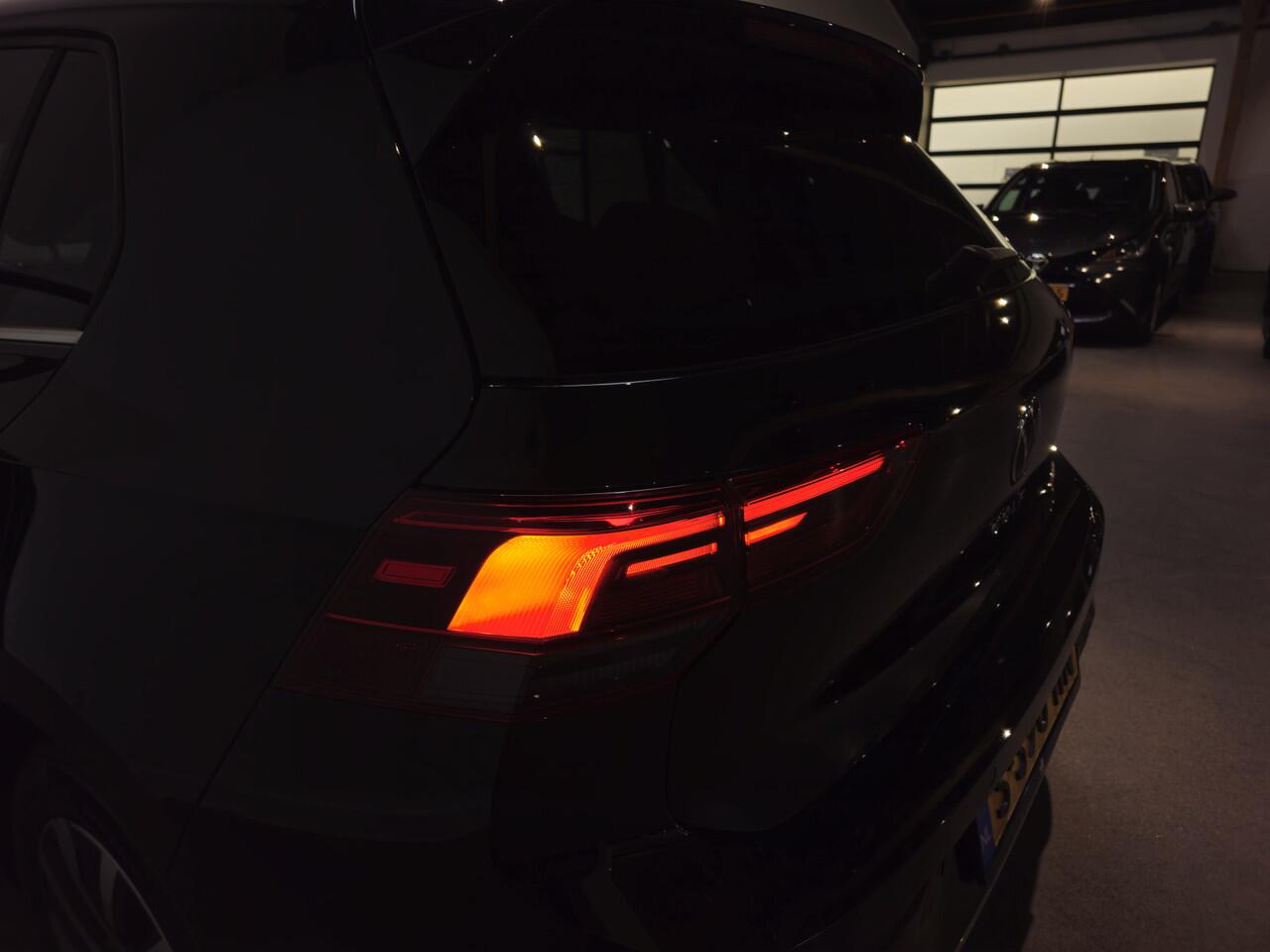 Volkswagen GOLF 1.4 eHybrid Style - Stoel/Stuurverwarming - Massagefunctie - Adaptive Cruise - Apple Carplay/Android auto Geheugenfunctie stoel/spiegels - Virtual Cockpit