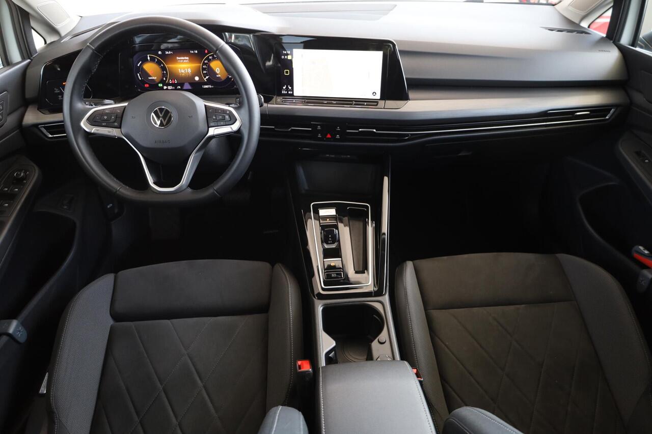 Volkswagen GOLF 1.4 eHybrid Style Afneembare trekhaak, ErgoActive, LED plus + strip, verwarmbare voorstoelen, keyless, travel assist, spiegelpakket met geheugen, digital cockpit pro, pre-crash, ACC met Stop&Go, draadloos app connect, achteruitrijcamera, head-up display, 