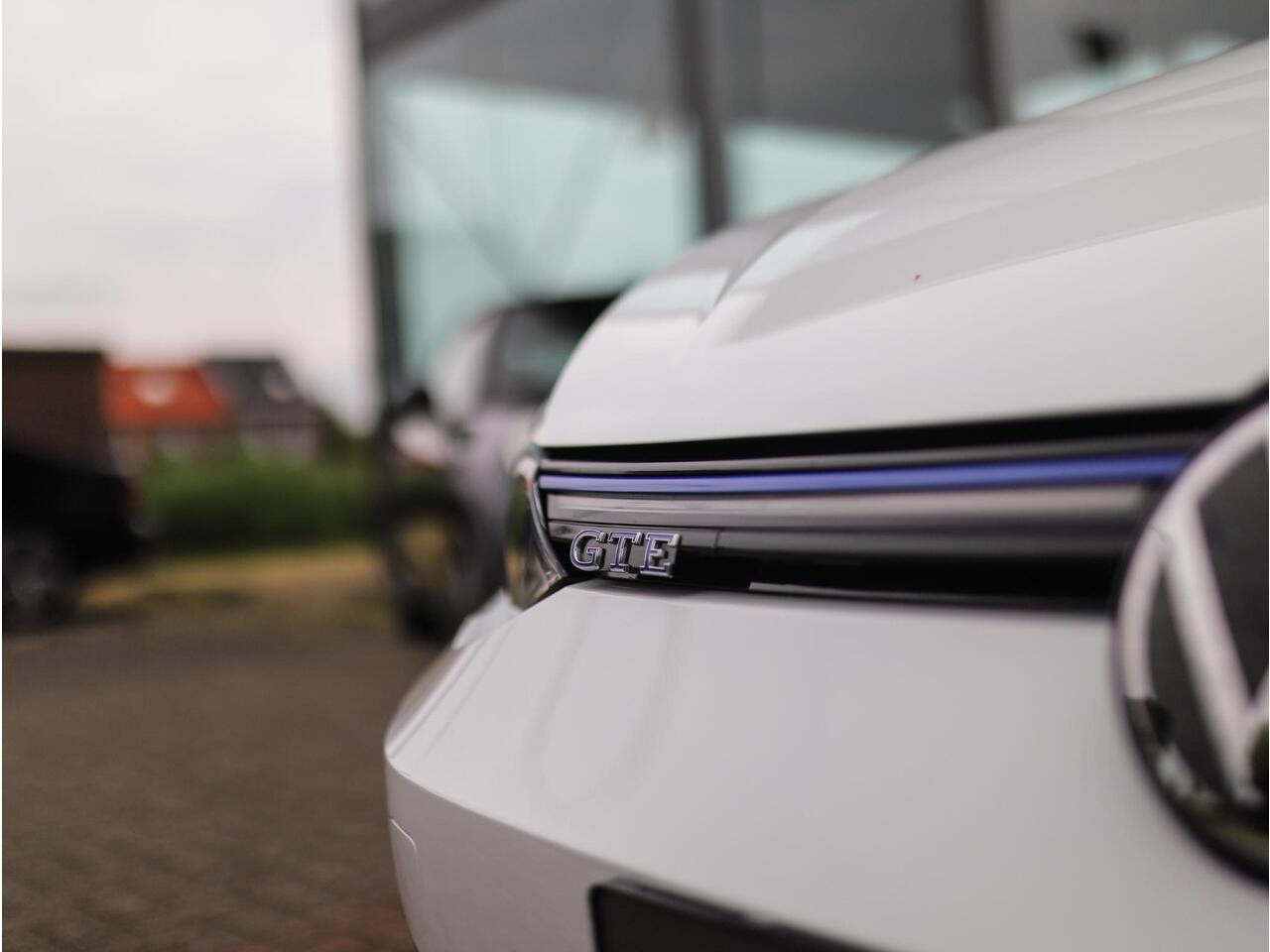 Volkswagen GOLF 1.4 eHybrid GTE | Stoel/Stuurverw. | Carplay | ACC | PDC | 3-Zone Airco
