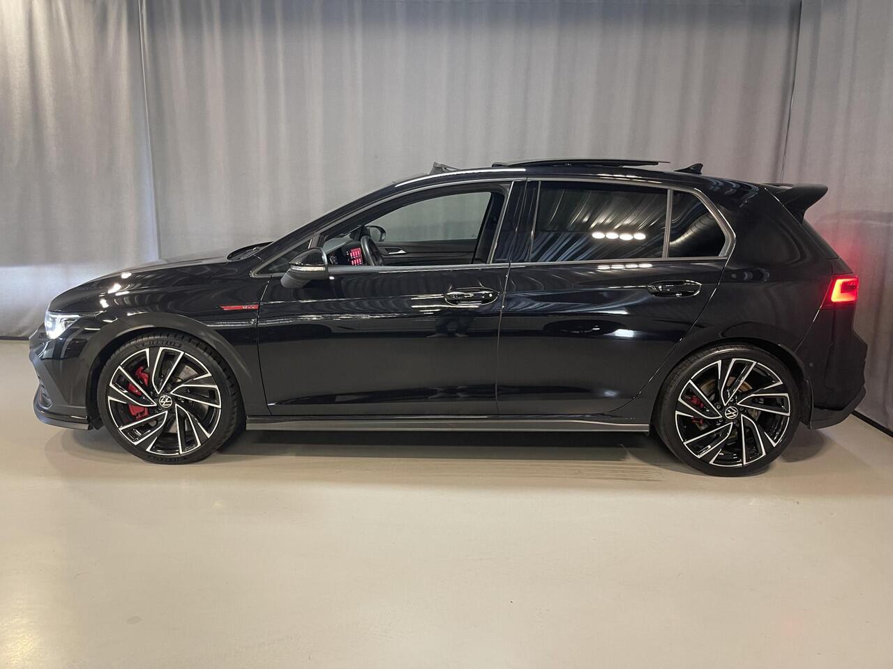 Volkswagen GOLF 2.0 TSI GTI Clubsport 400PK 19"/Panoramadak/H&K/IQ Lights/Black style/Dodehoek/Stoel + stuurverwarming/Keyless/Apple Carplay & Android Auto