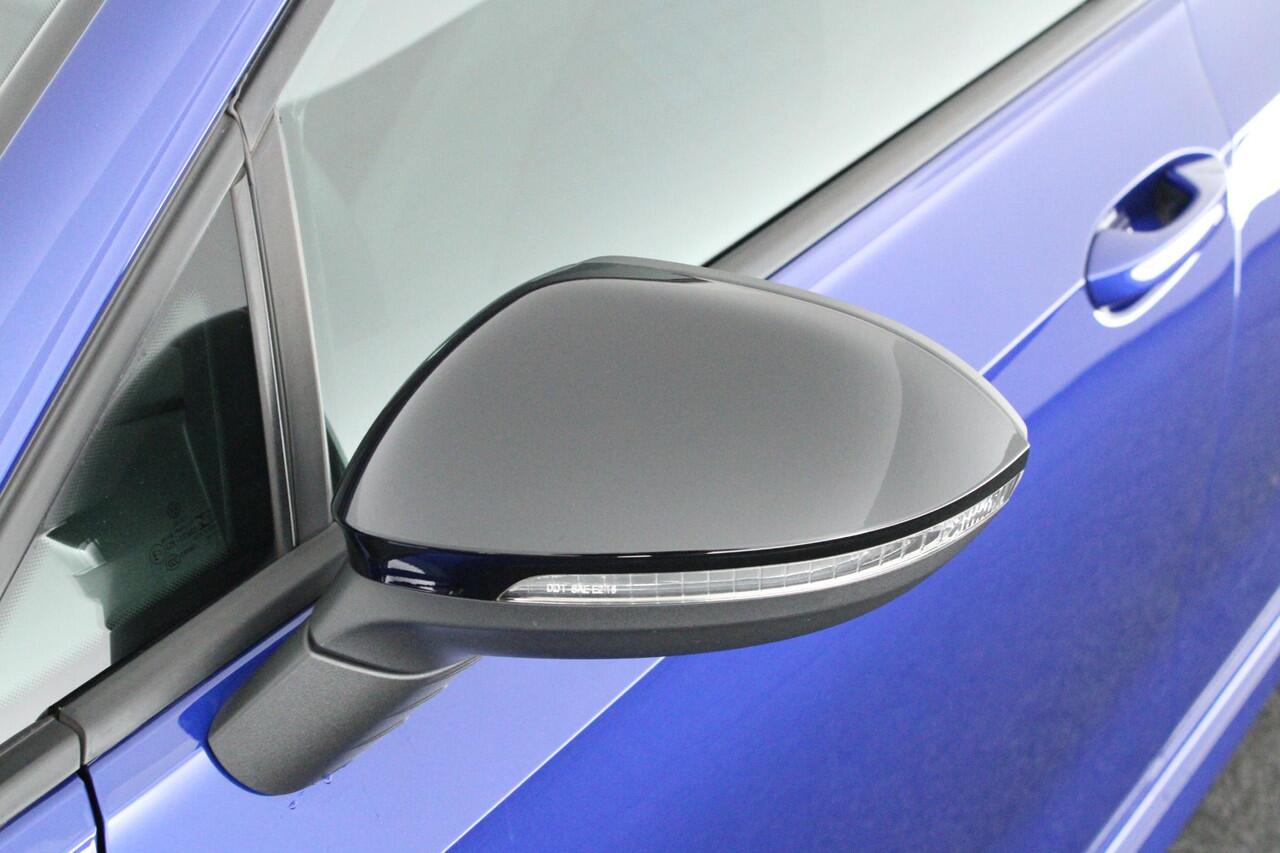 Volkswagen GOLF 2.0 TSI 320pk R 4Motion harman/kardon Camera DCC Head-Up Keyless Virtual Cockpit Navigatie