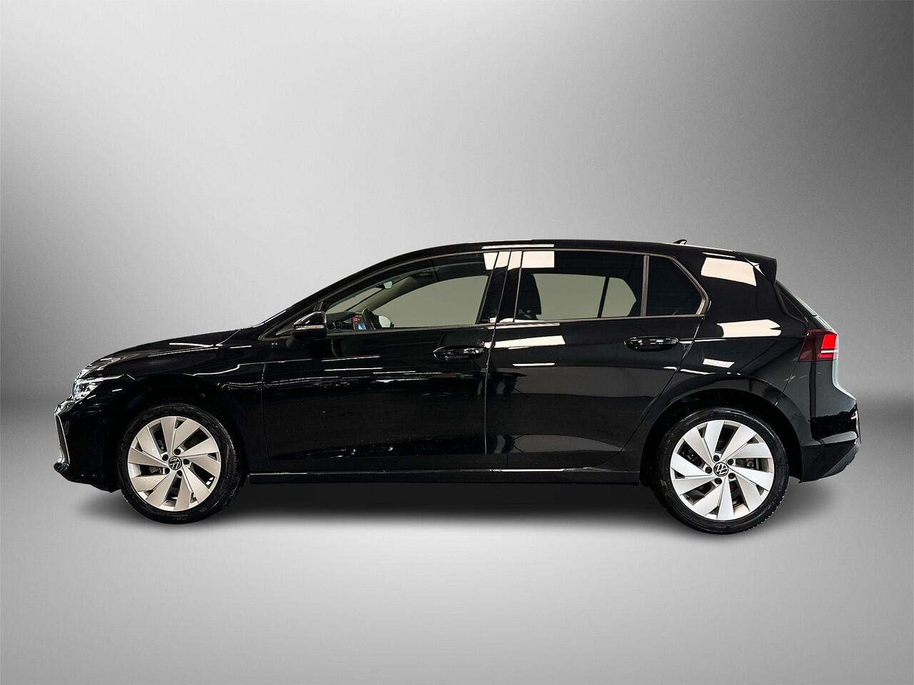 Volkswagen GOLF 1.5 eTSI 110pk Life Edition Achteruitrijcamera / Koplampverlichting led plus / 17 inch lichtmetaal / Voorstoelen verwarmbaar