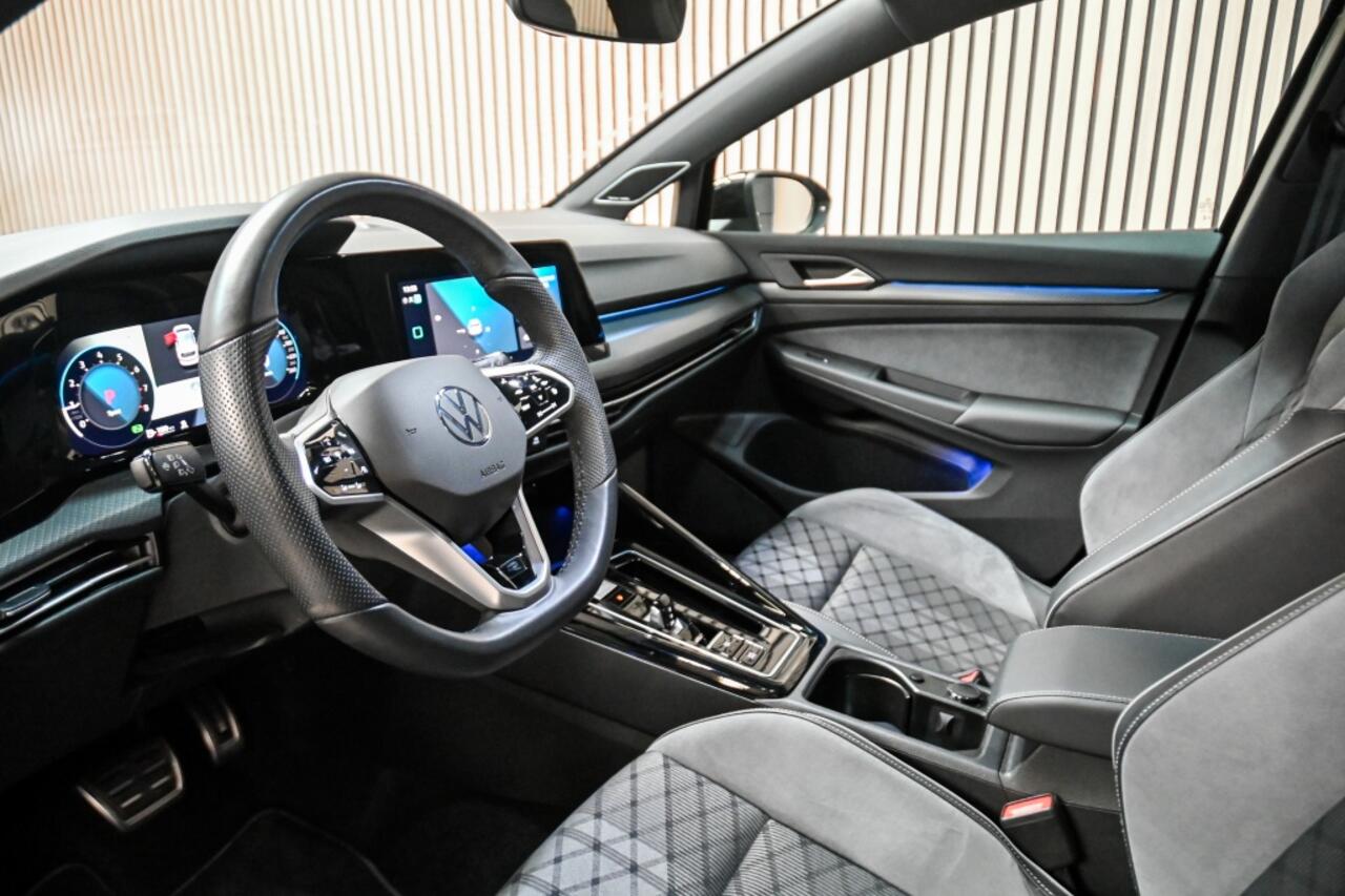 Volkswagen GOLF 1.5 eTSI R-Line ACC|HarmanKardon|Matrix|Pano