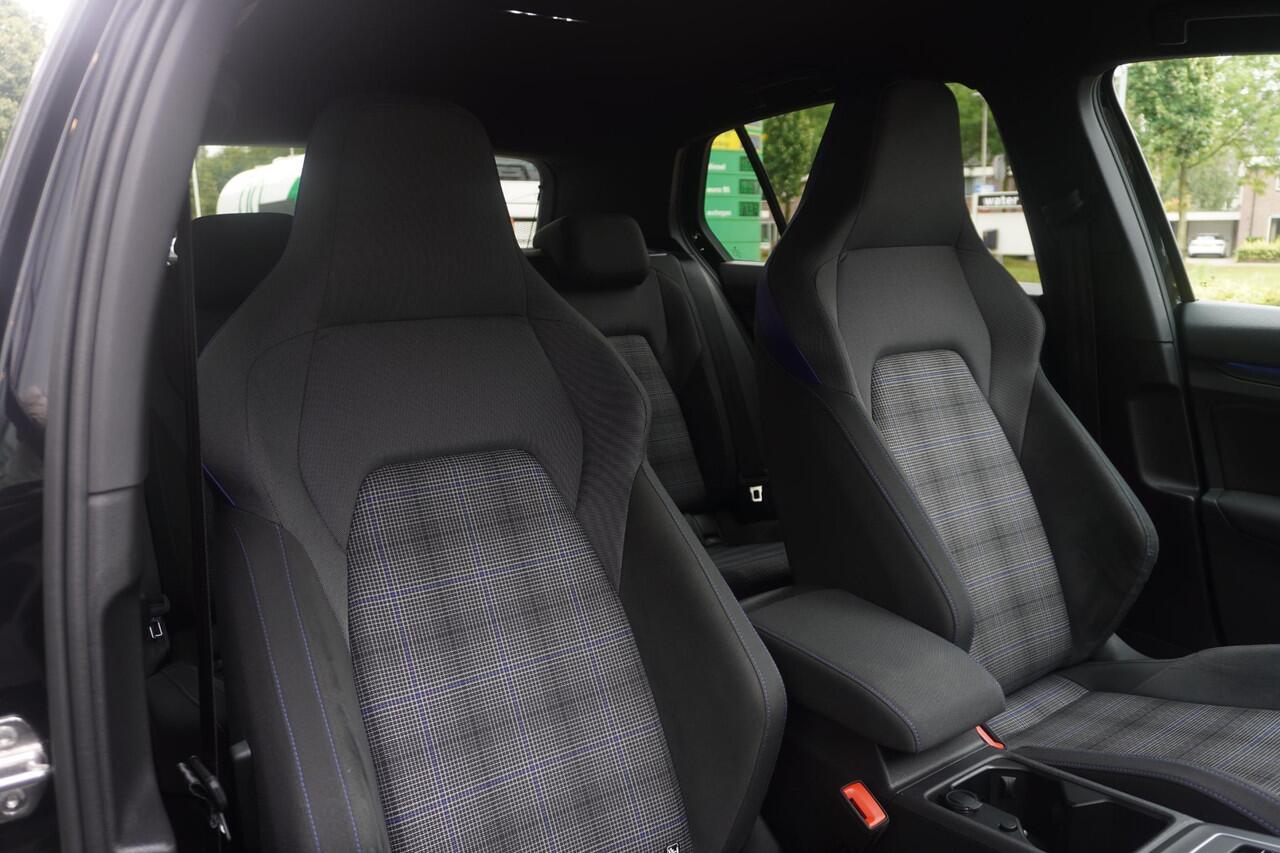 Volkswagen GOLF 1.4 eHybrid GTE | Blackstyle | Carplay | ACC | Camera | Trekhaak | IQ. Light | 18"